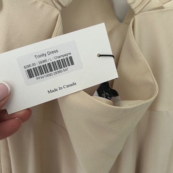 RIPPED Park and Fifth- Trinity Dress- Large - Picture 4 of 9